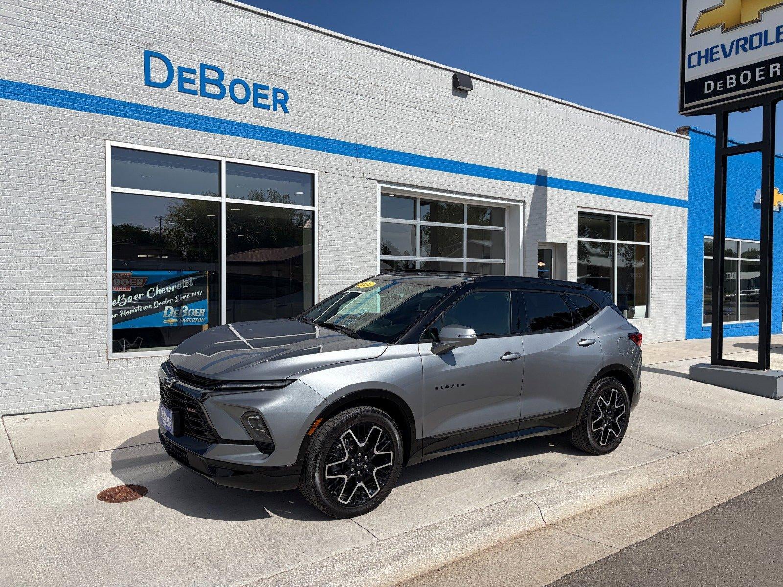 2024 Chevrolet Blazer RS, Enhanced Convenience Pkg, Confidence II Pkg, Panoramic Sunroof, Bose Audio in Sterling Gray Metallic — front...