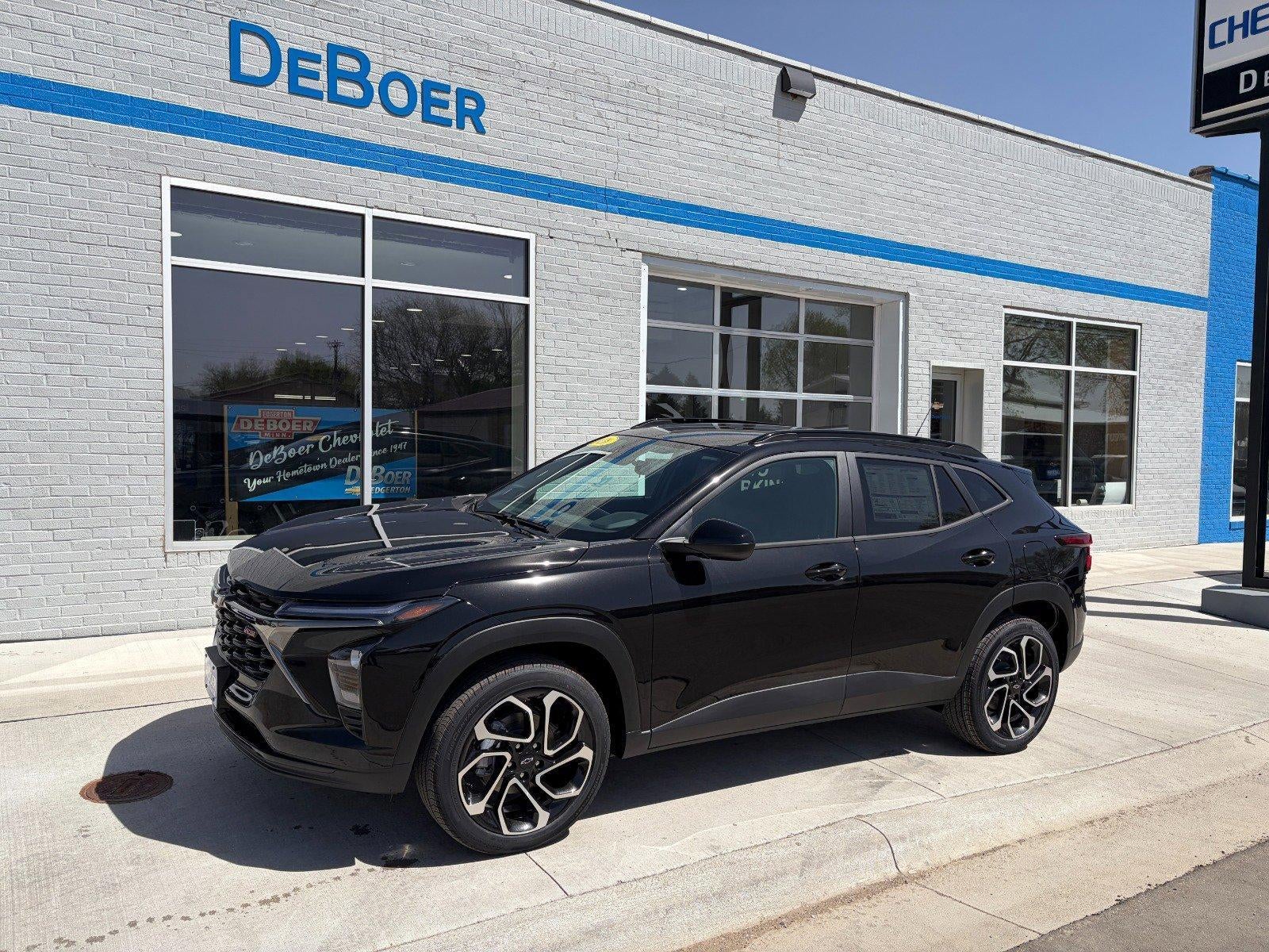 2026 Chevrolet Trax 2RS in Mosaic Black Metallic — front three-quarter view